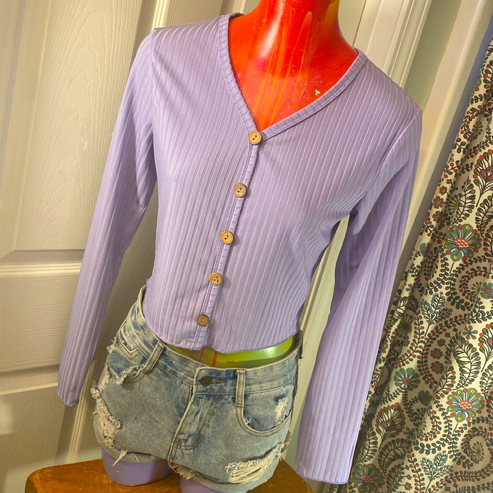 Lilac Purple Long sleeve Buttoned Crop Top